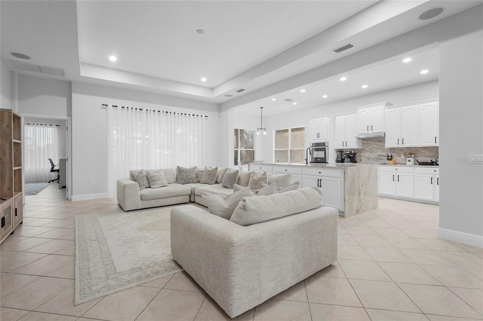 3628 Summerwind Cir photo 2