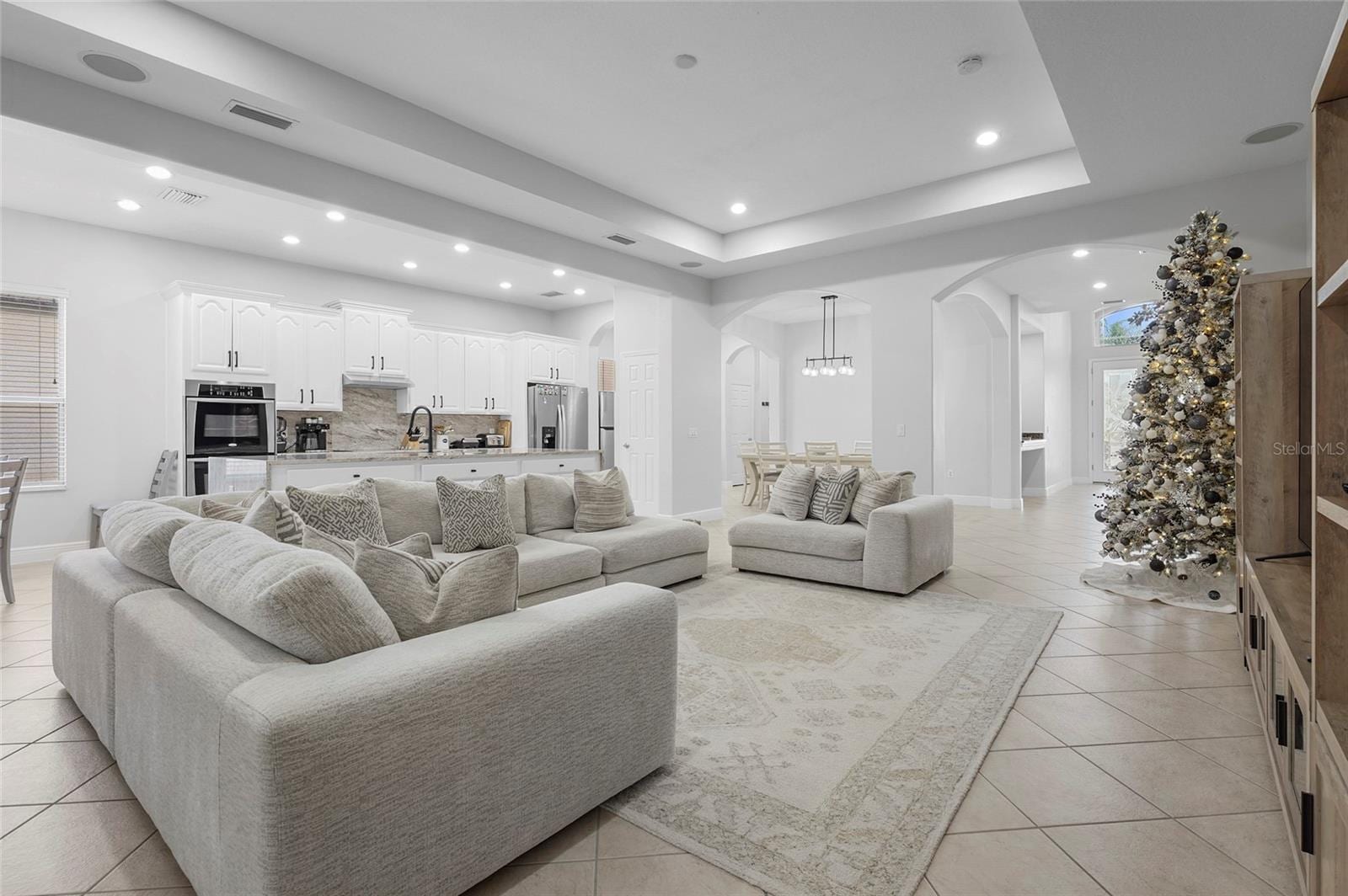 3628 Summerwind Cir photo 4