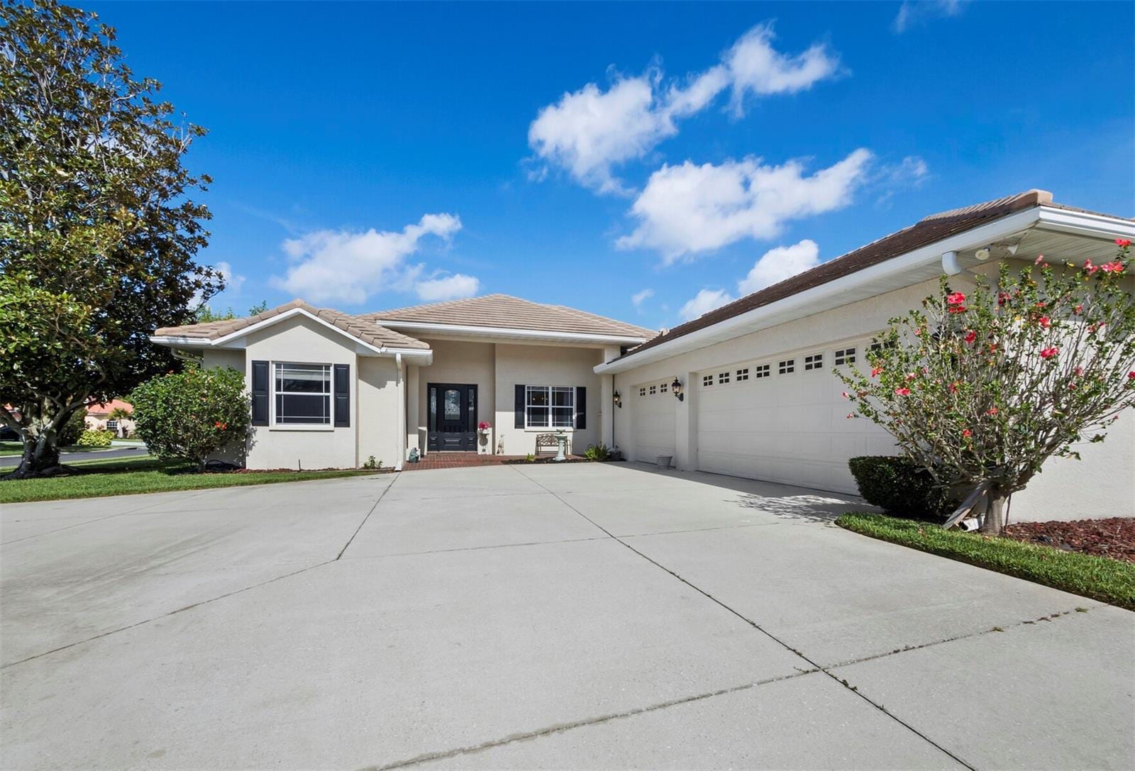 6643 Butlers Crest Dr photo 3