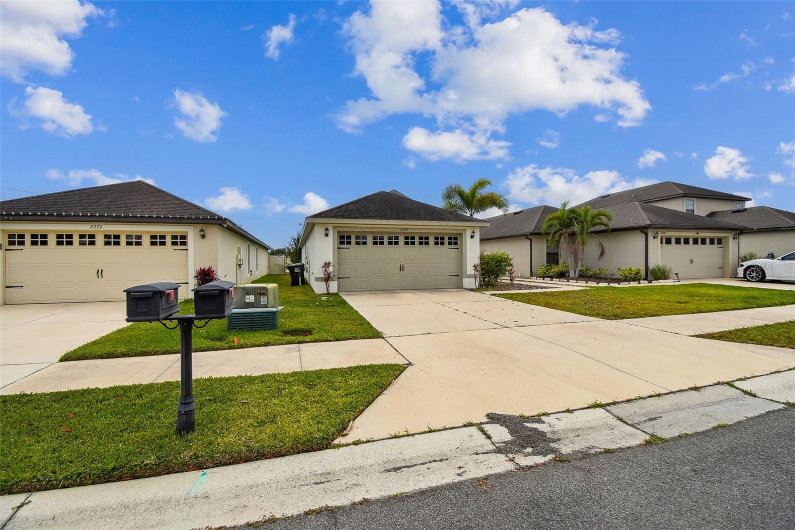 2277 Caspian Dr photo 2