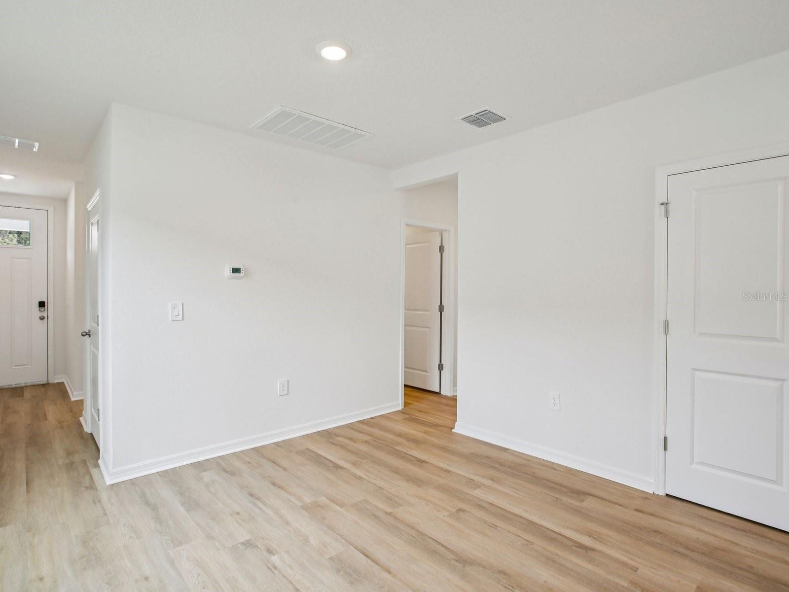 7488 Mia Vine Dr photo 3