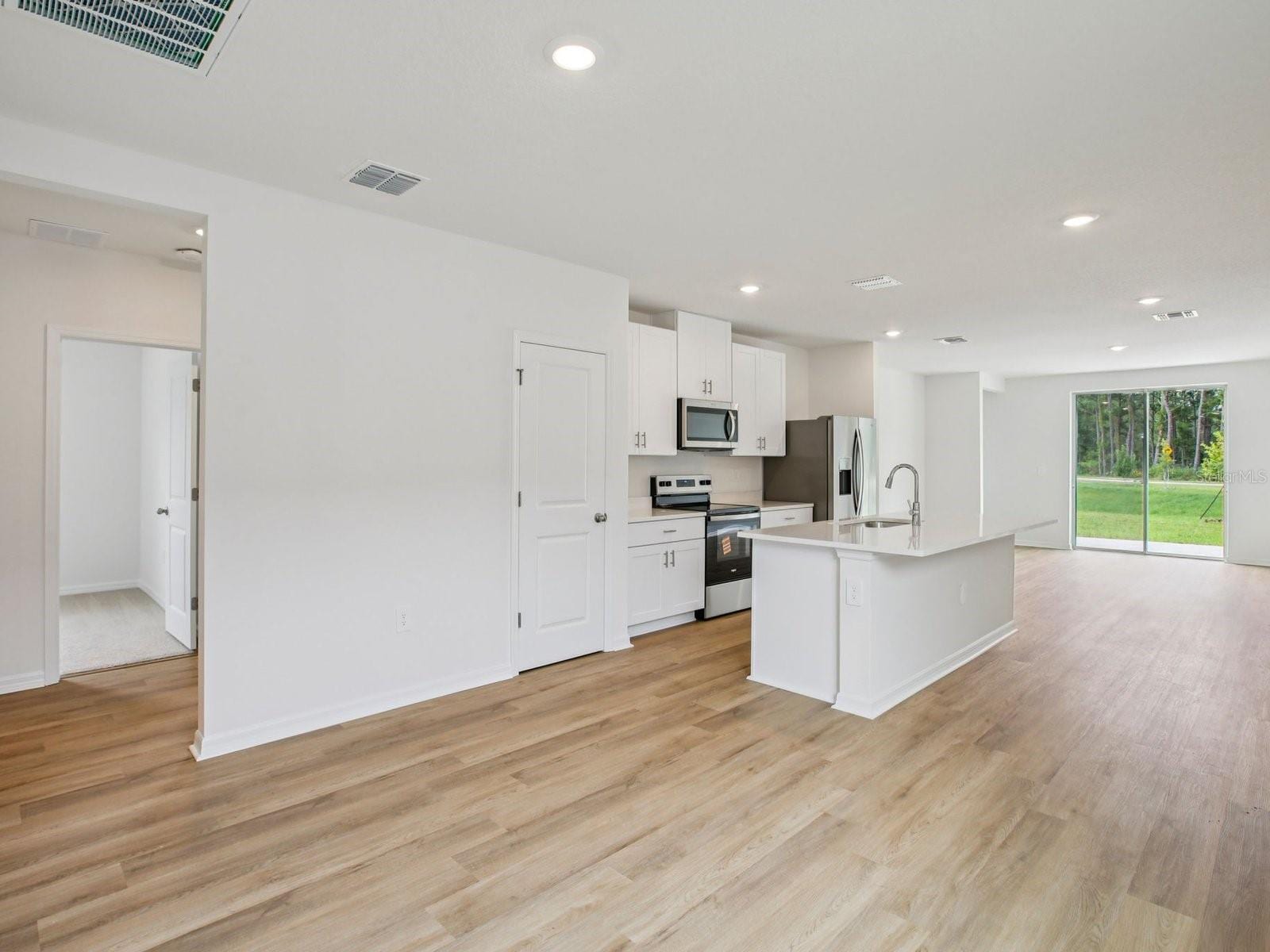 7488 Mia Vine Dr photo 4