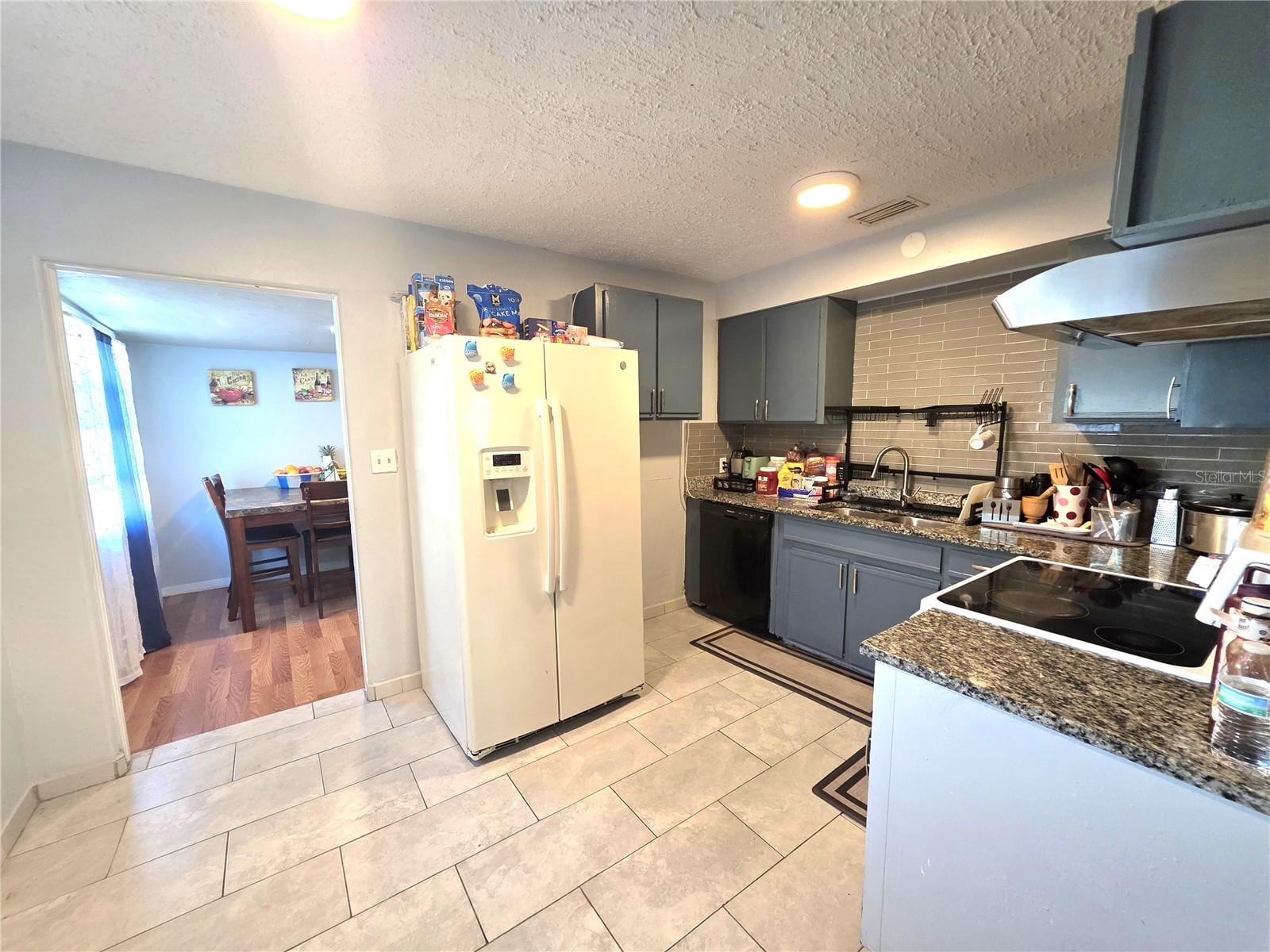 2137 4th St E photo 4