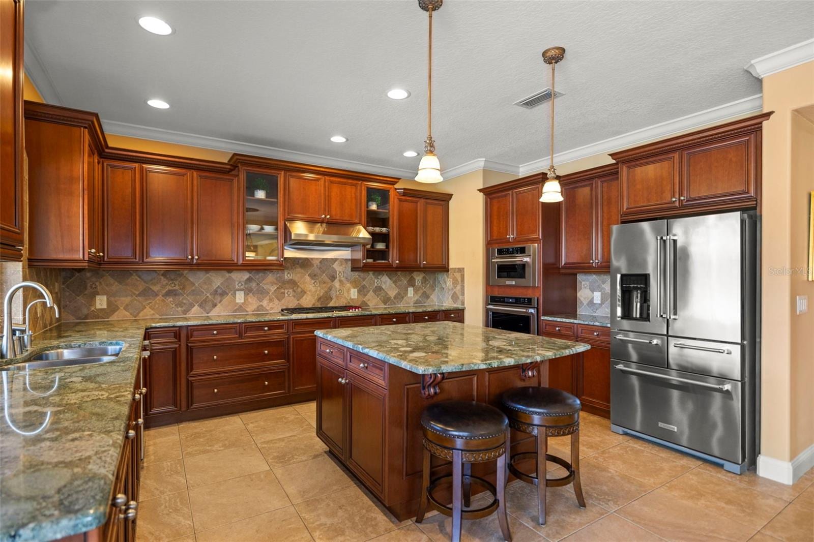 4165 Moreno Dr photo 3