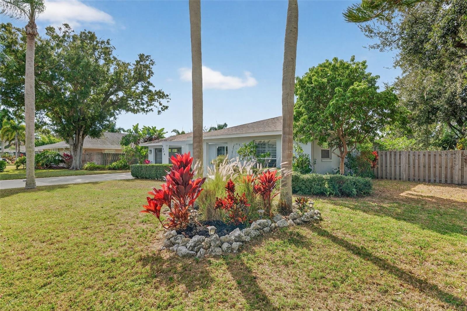 5676 Beneva Woods Cir photo 5