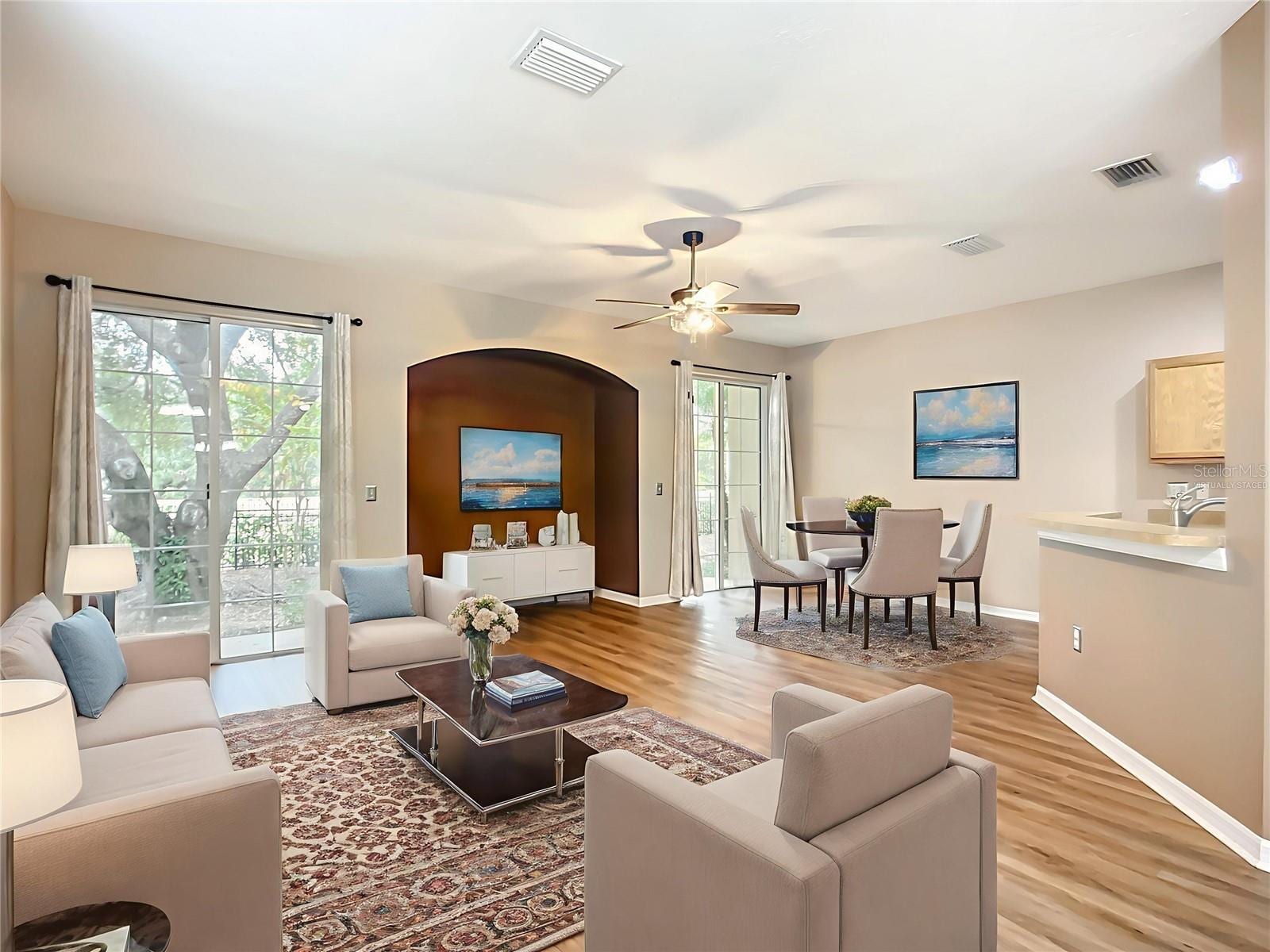 6811 Breezy Palm Dr photo 4