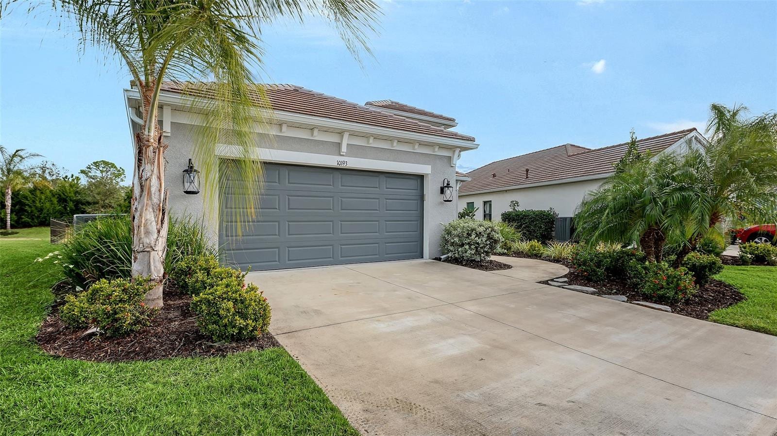 10193 Canaveral Cir photo 3