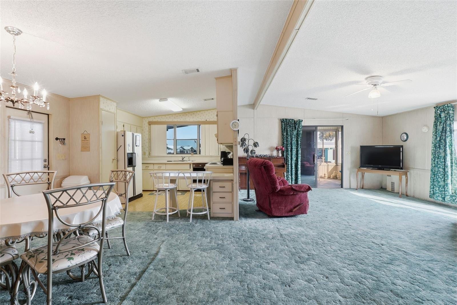 6644 Princeton Dr NE photo 3