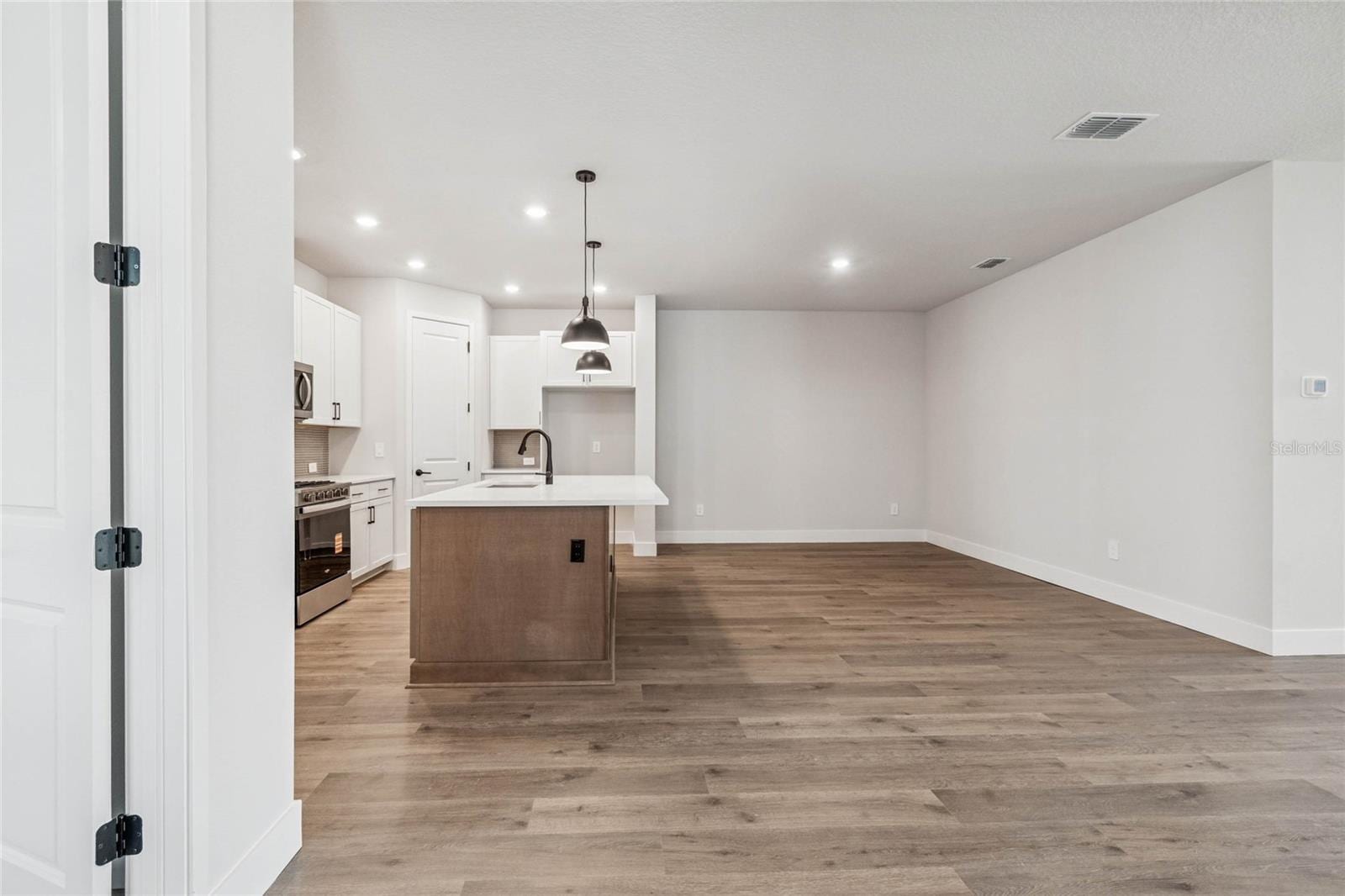 2825 Marrakesh Ln photo 3