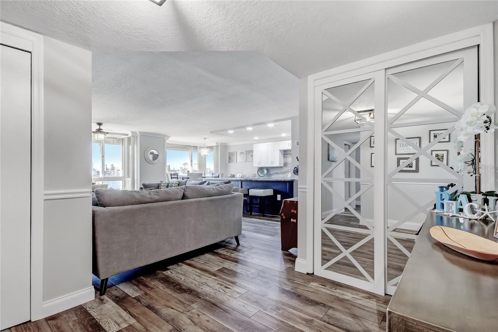 644 Island Way #101 photo 5