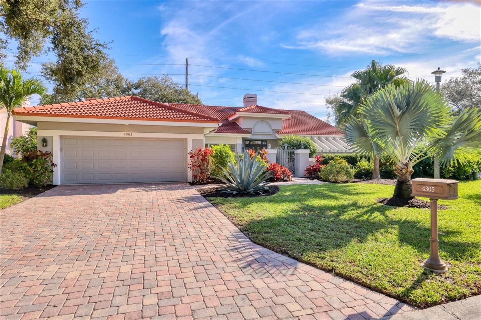 4305 Highland Oaks Cir photo 4