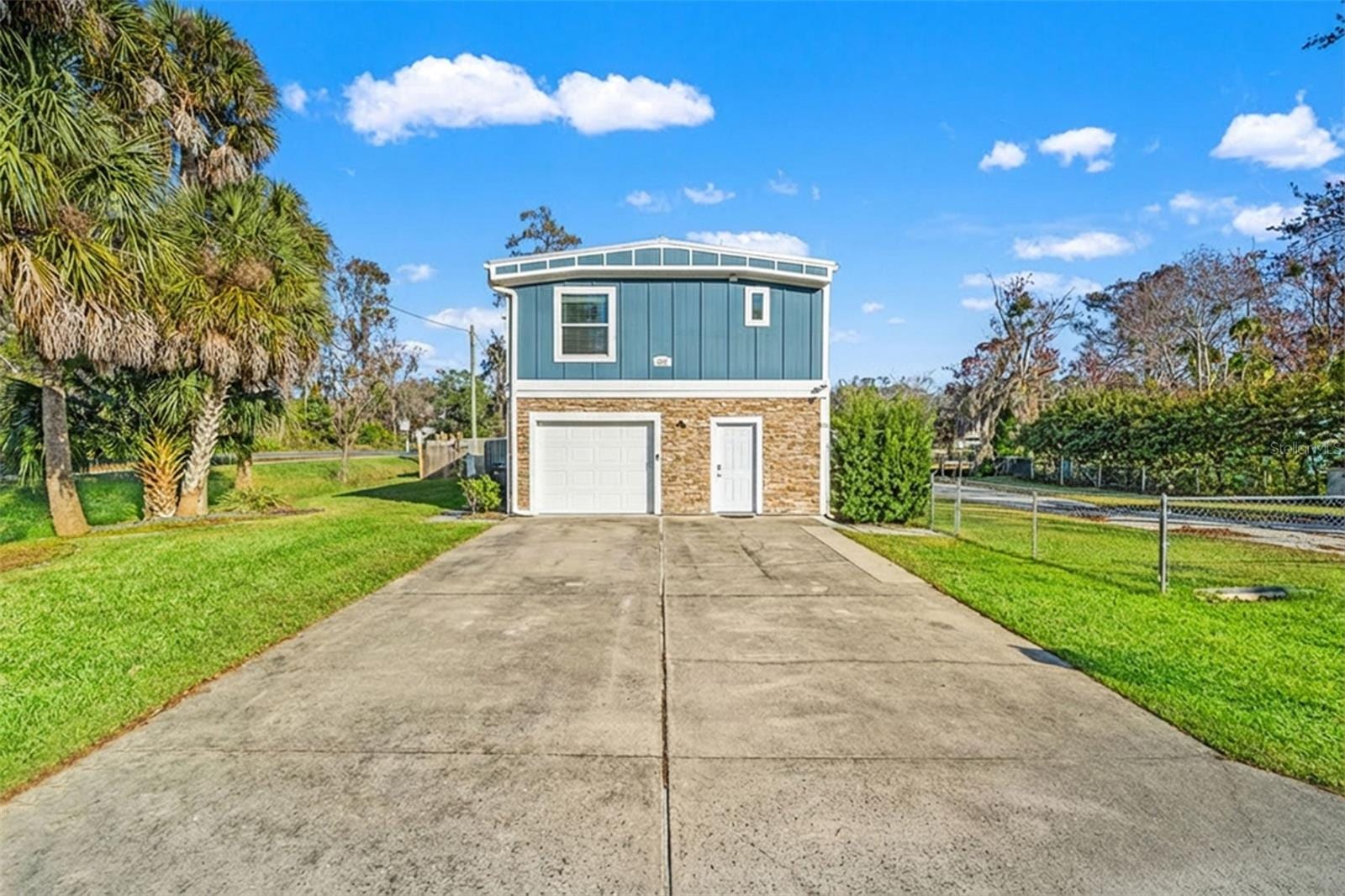 7288 Coventry CT photo 2