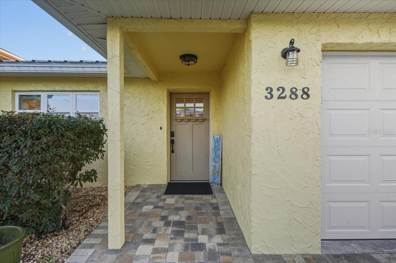 3288 Minnow Creek Dr photo 4