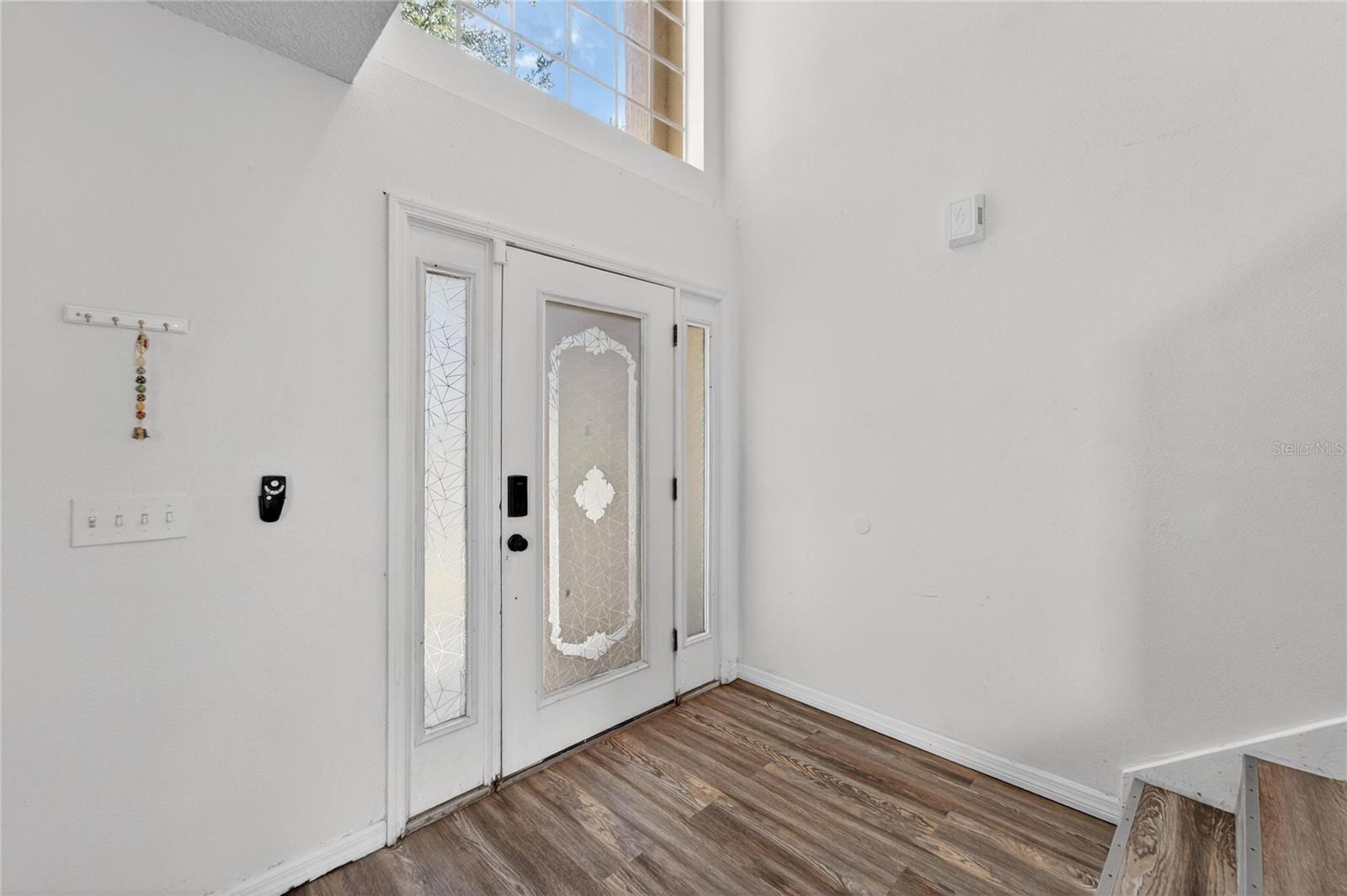 10325 Frog Pond Dr photo 2