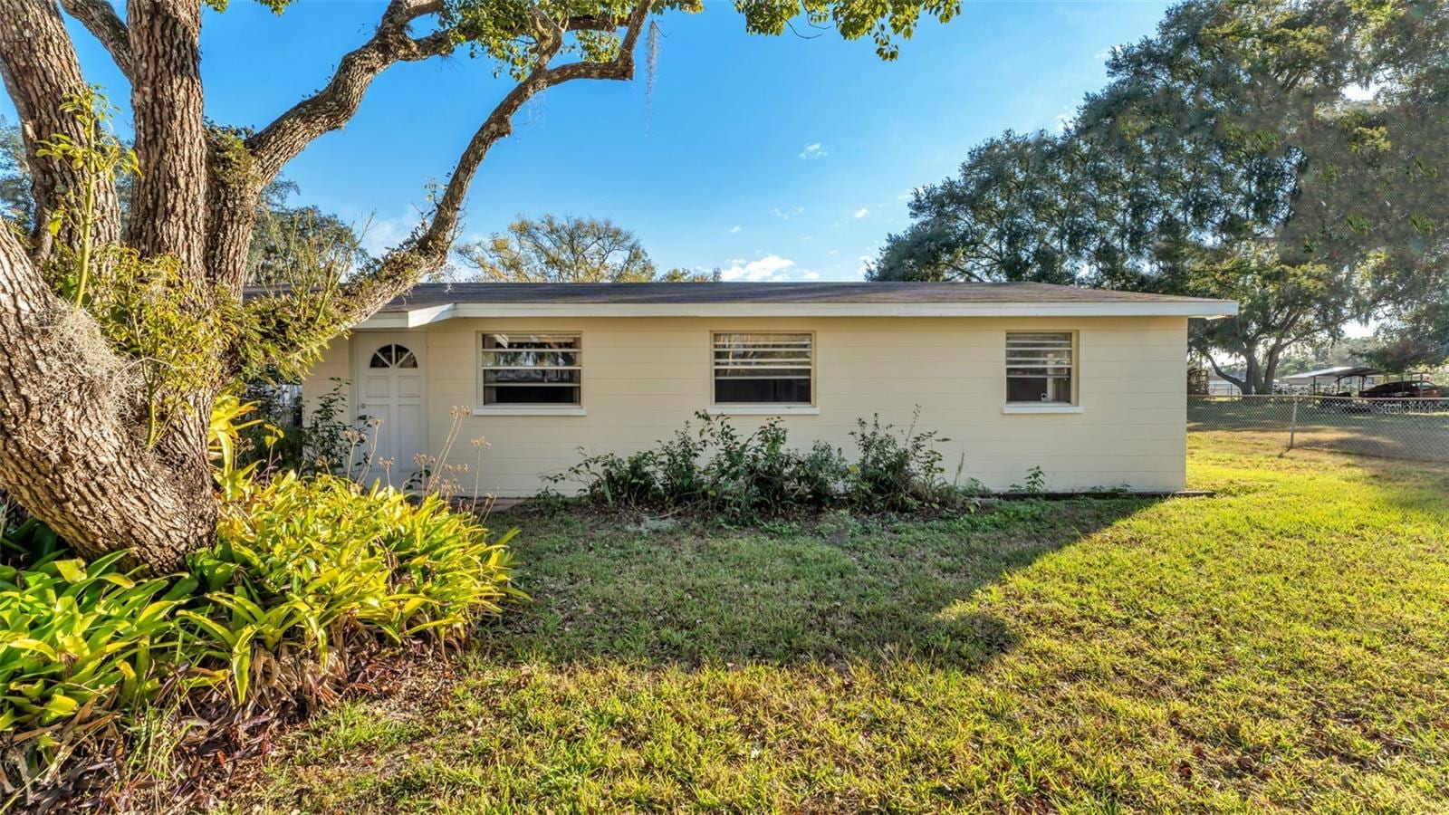 2632 Shadywood Pl photo 2