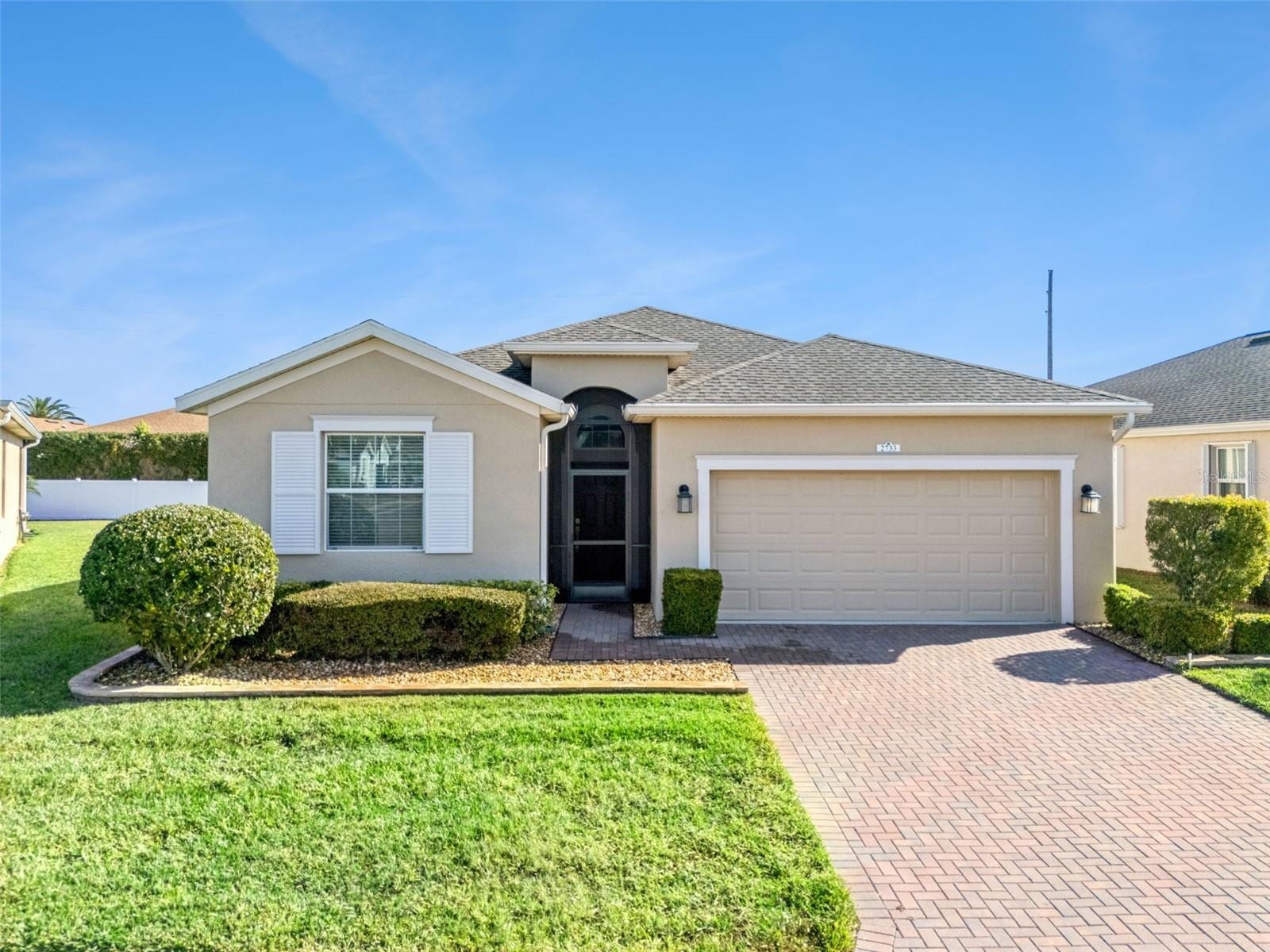 2733 Attwater Loop photo 2
