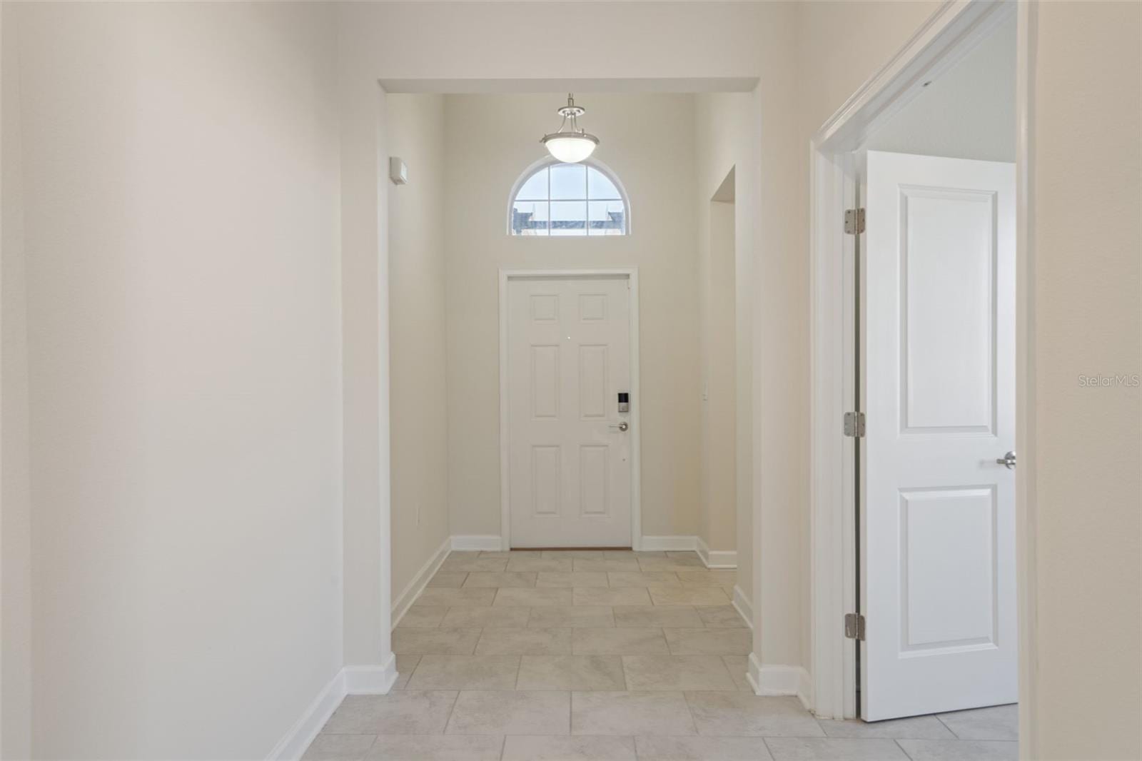 2733 Attwater Loop photo 4