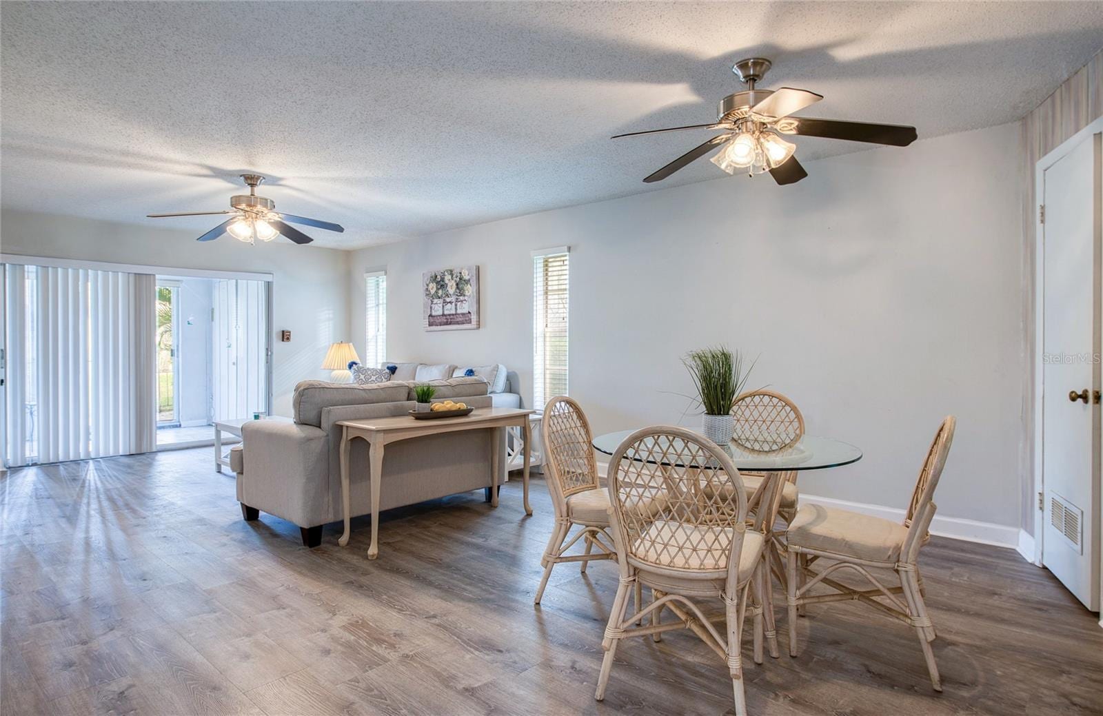 2206 Cordova Grn photo 2