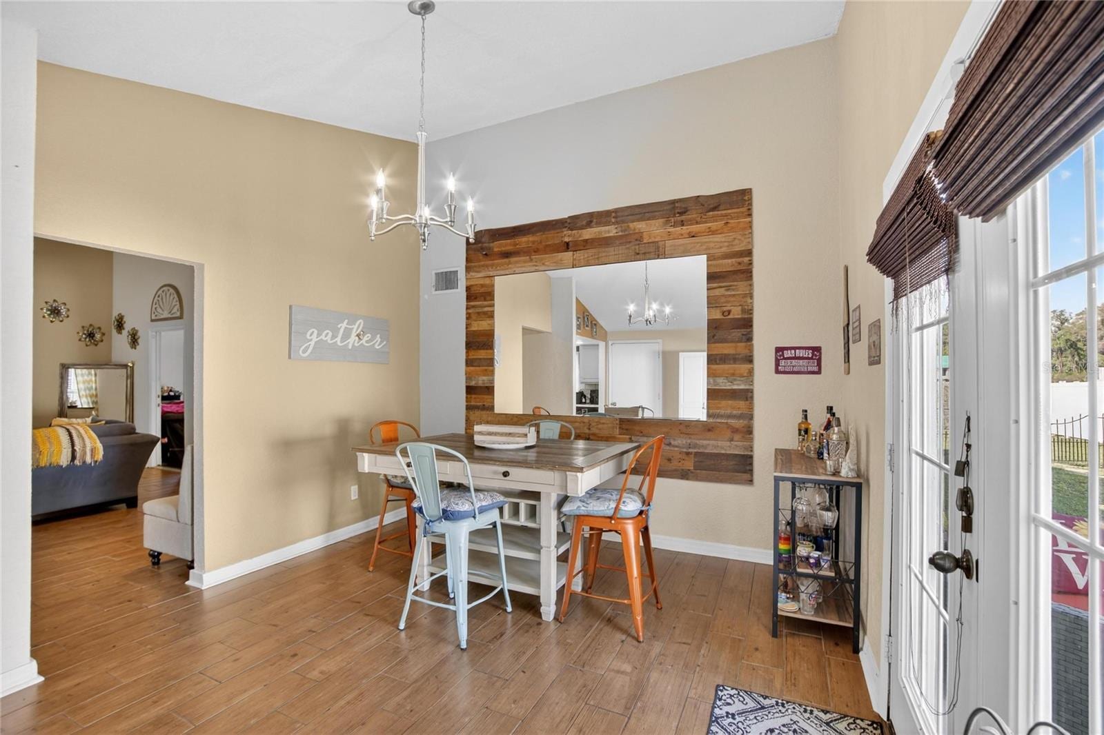 1009 Lenna Ave photo 4