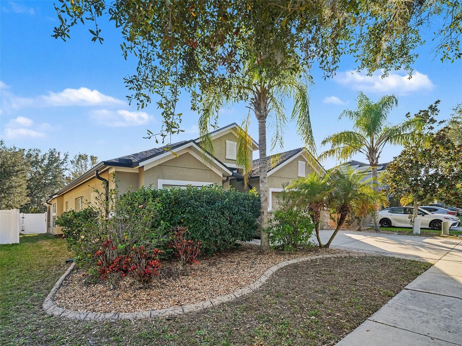 11409 Flora Springs Dr photo 4