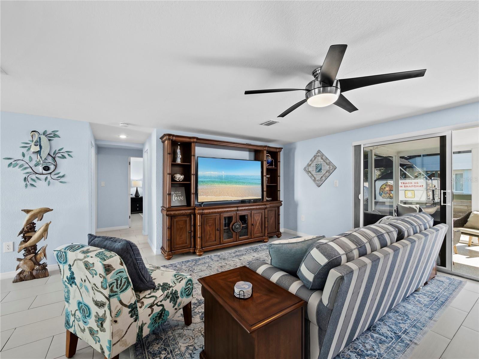 744 Jungle Queen Way photo 4