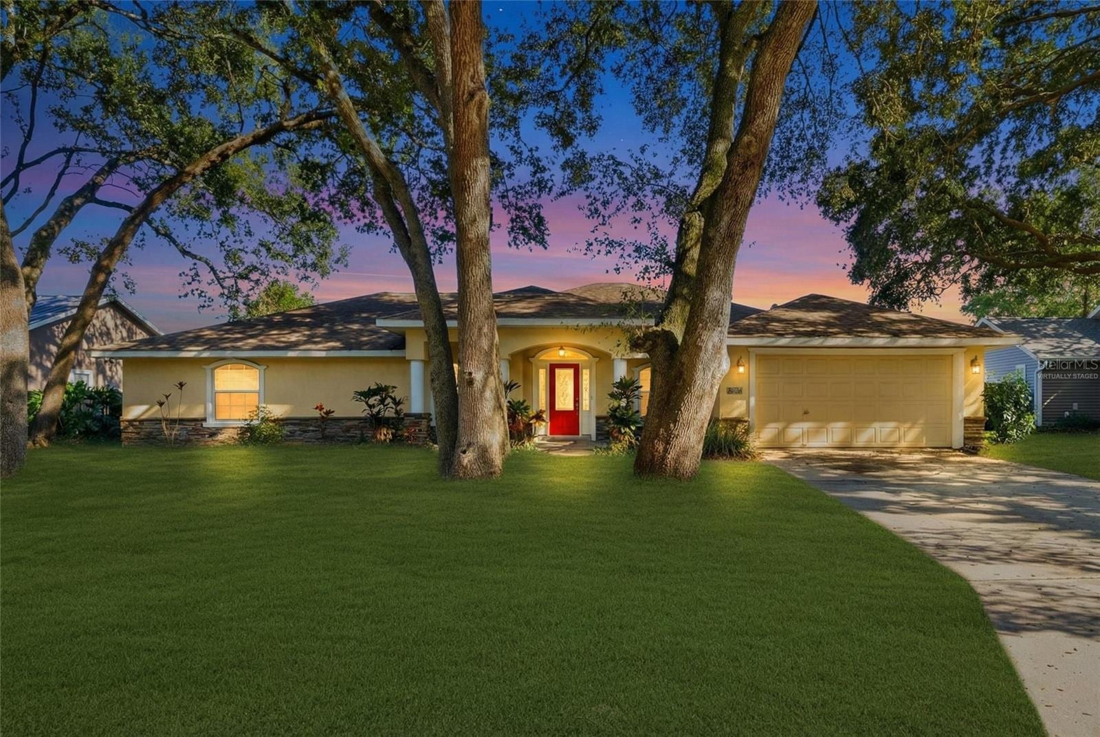 2120 Wildwood Ln photo 3