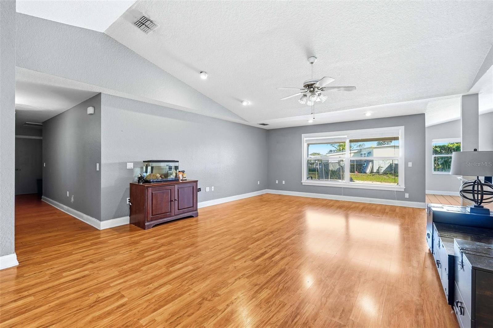 2120 Wildwood Ln photo 5