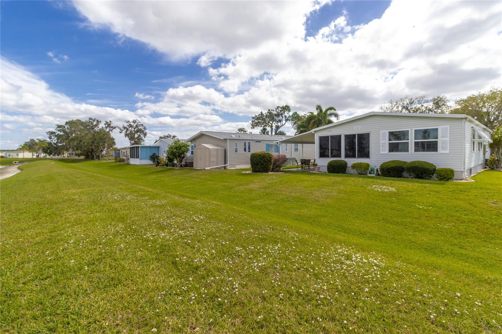145 Nightingale Cir photo 4