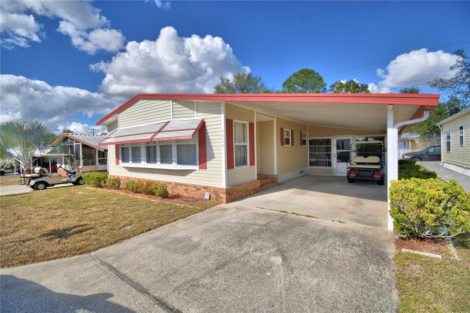 4063 Rolling Oaks Dr photo 2