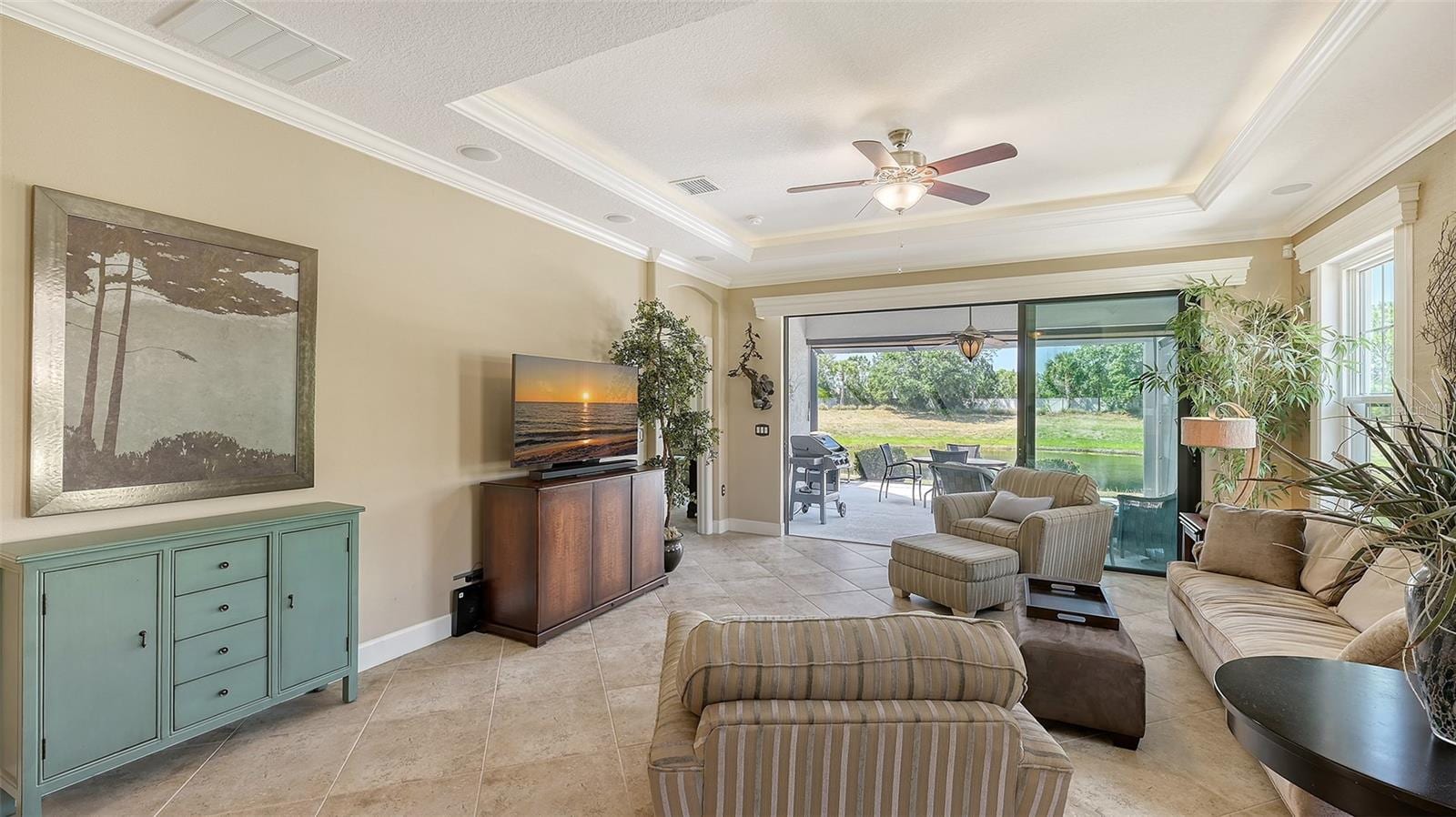 5352 Vaccaro CT photo 4