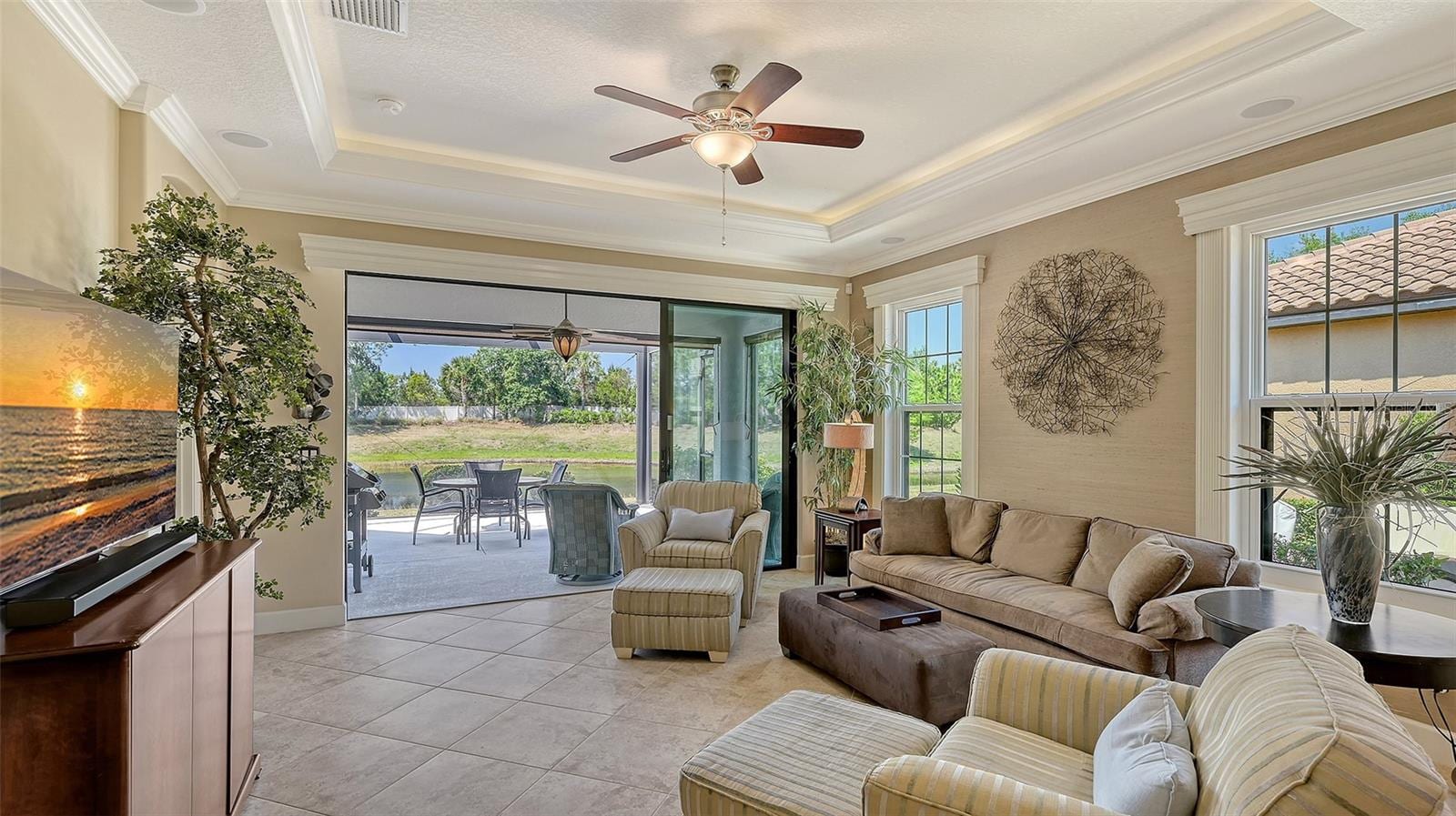 5352 Vaccaro CT photo 5