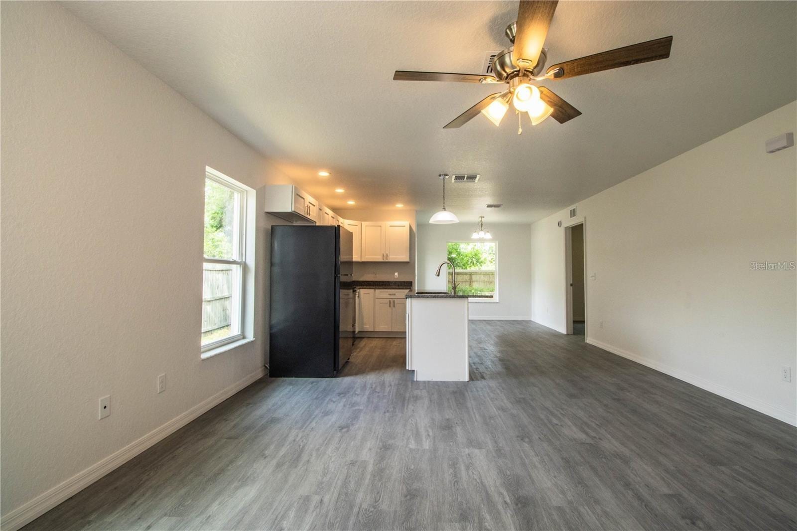 1437 Amos Ave photo 3