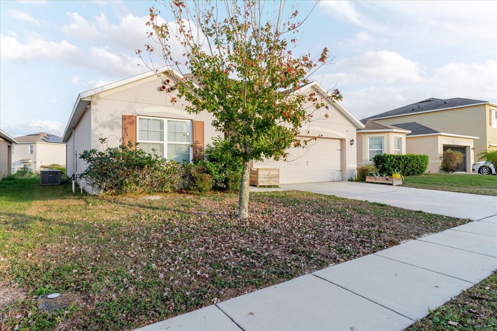 525 Squires Grove Dr photo 4