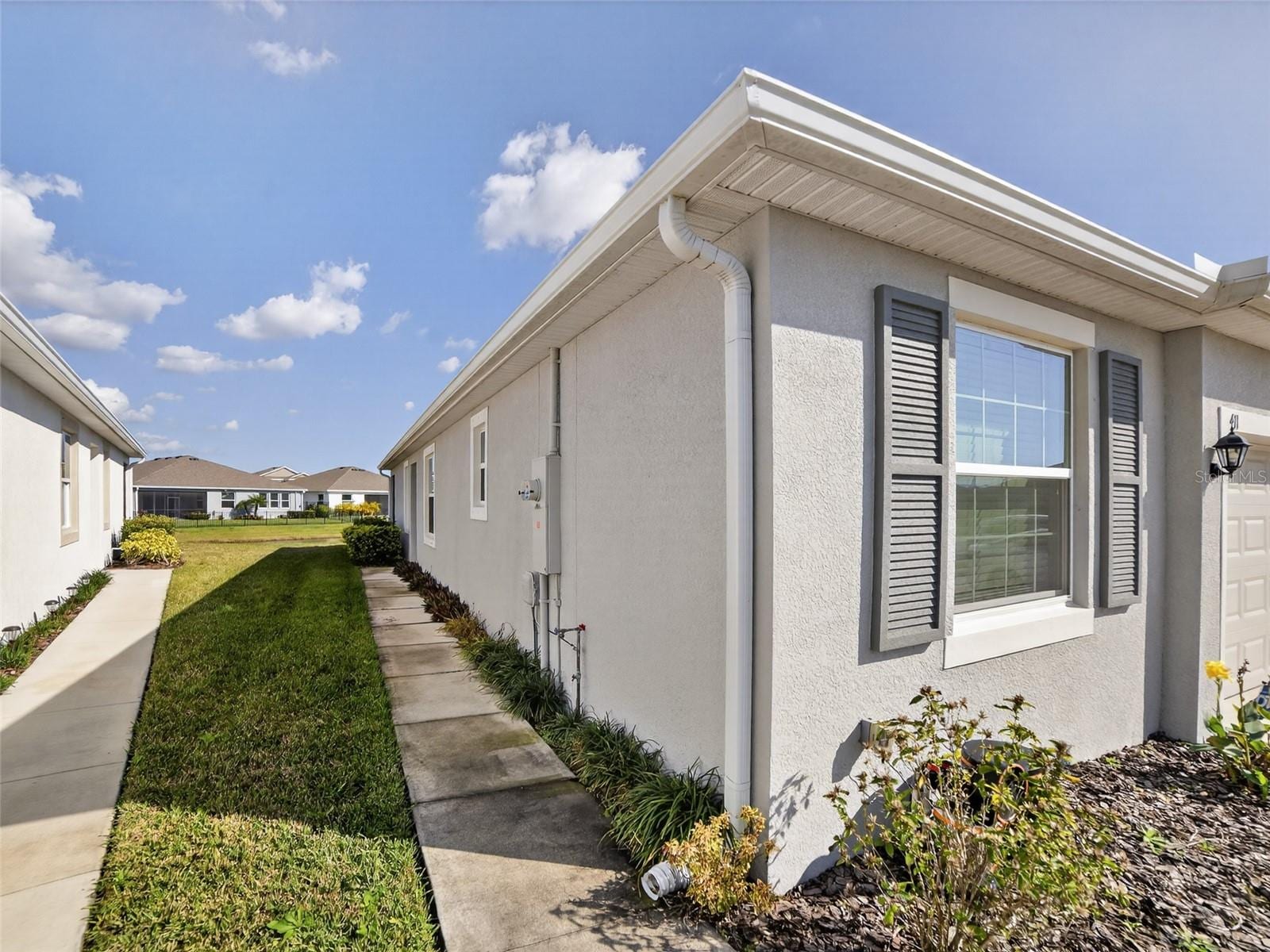 411 157th CT E photo 3