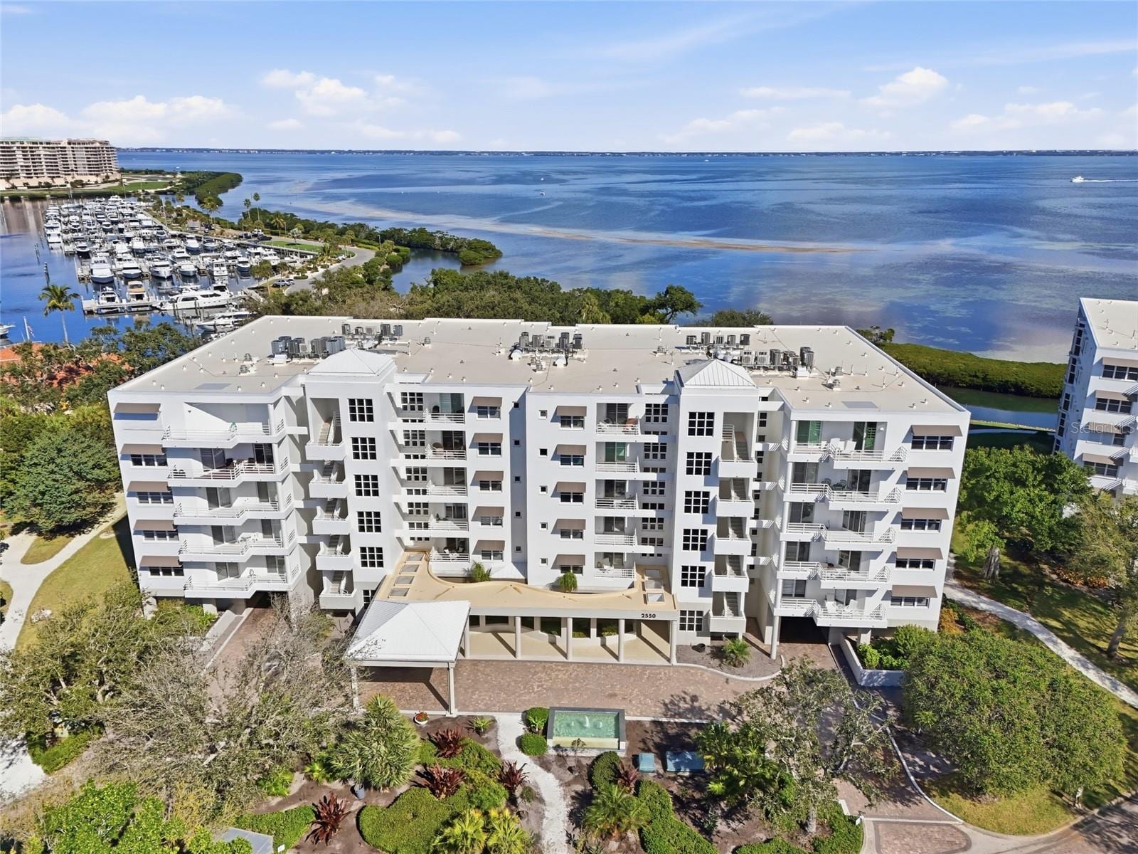 2550 Harbourside Dr #333 photo 2
