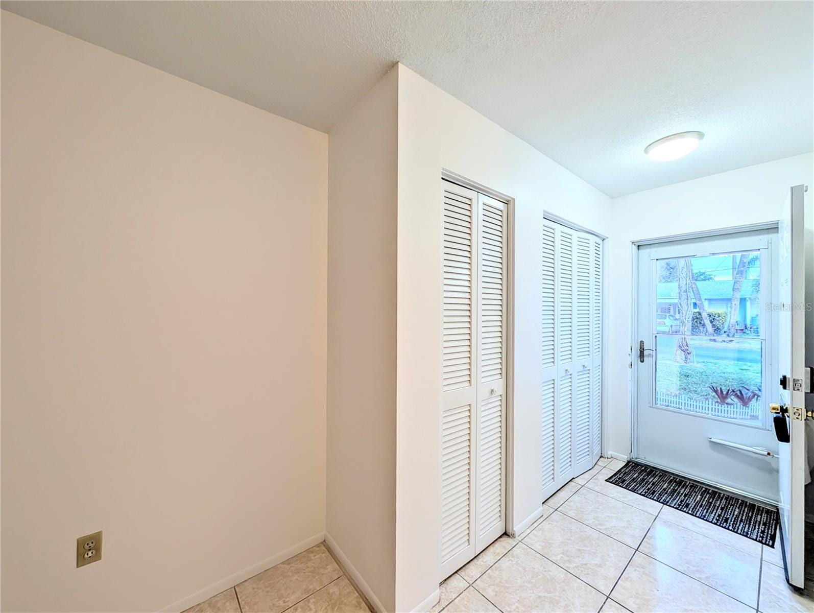 6031 Arlene Way photo 4