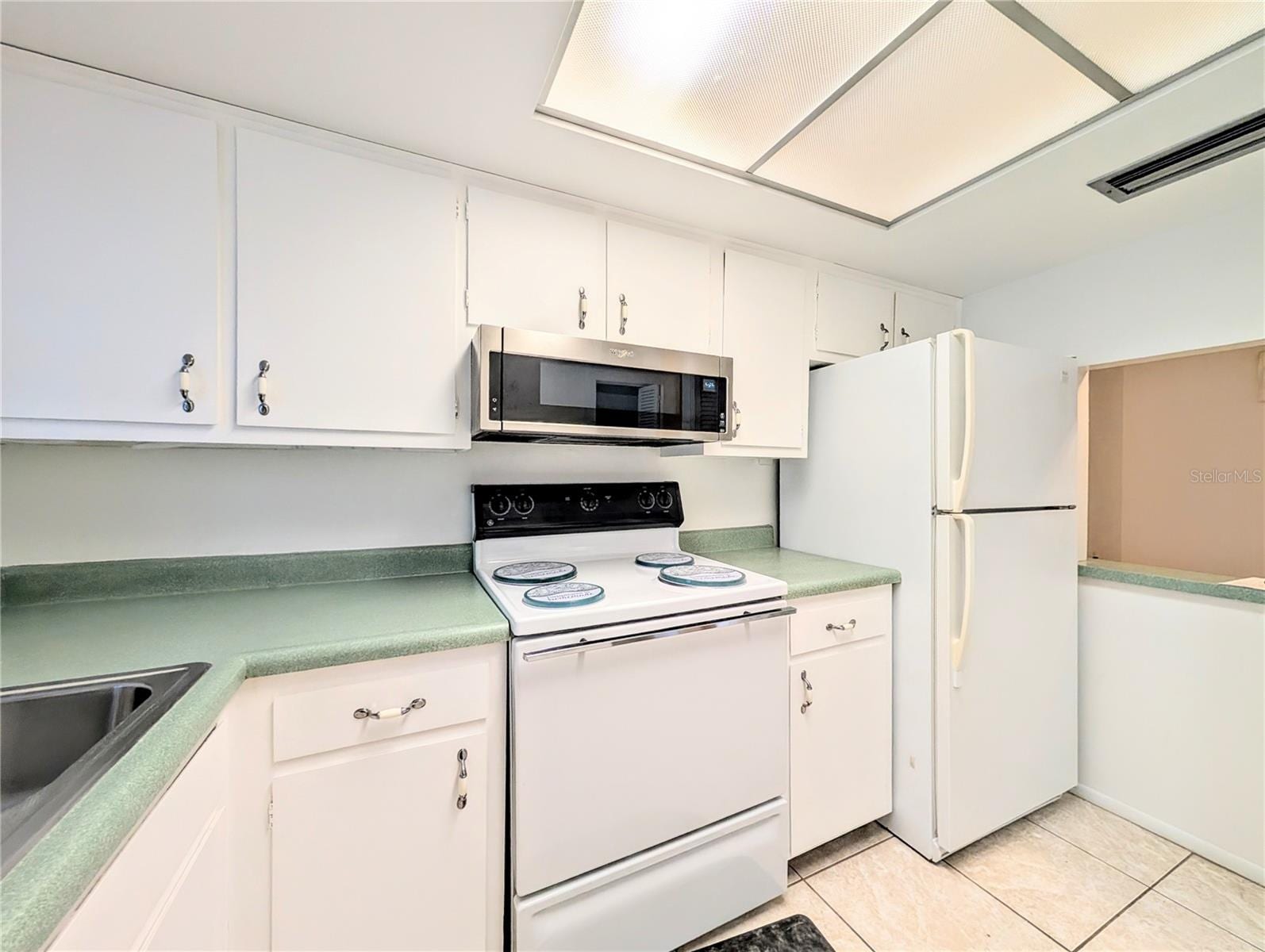 6031 Arlene Way photo 5
