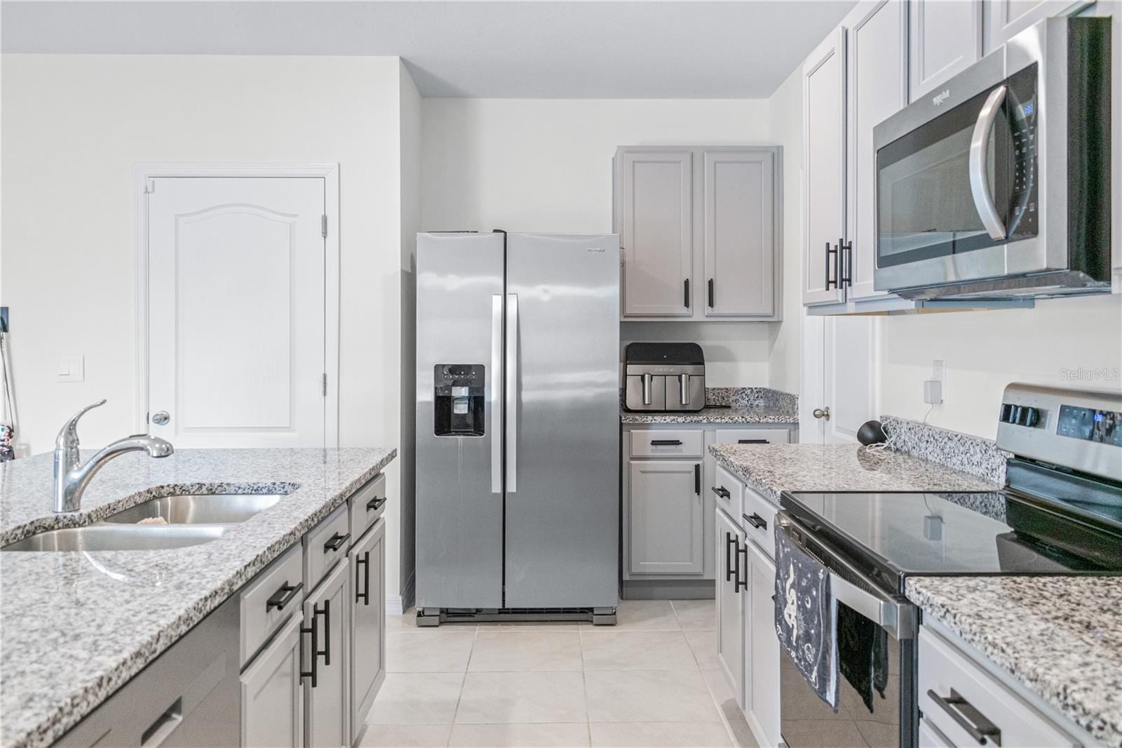 2454 Taloncrest photo 3