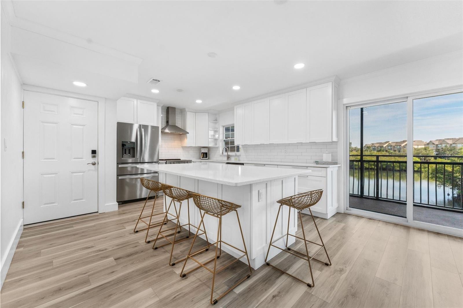 8806 Bay Pointe Dr #206 photo 3