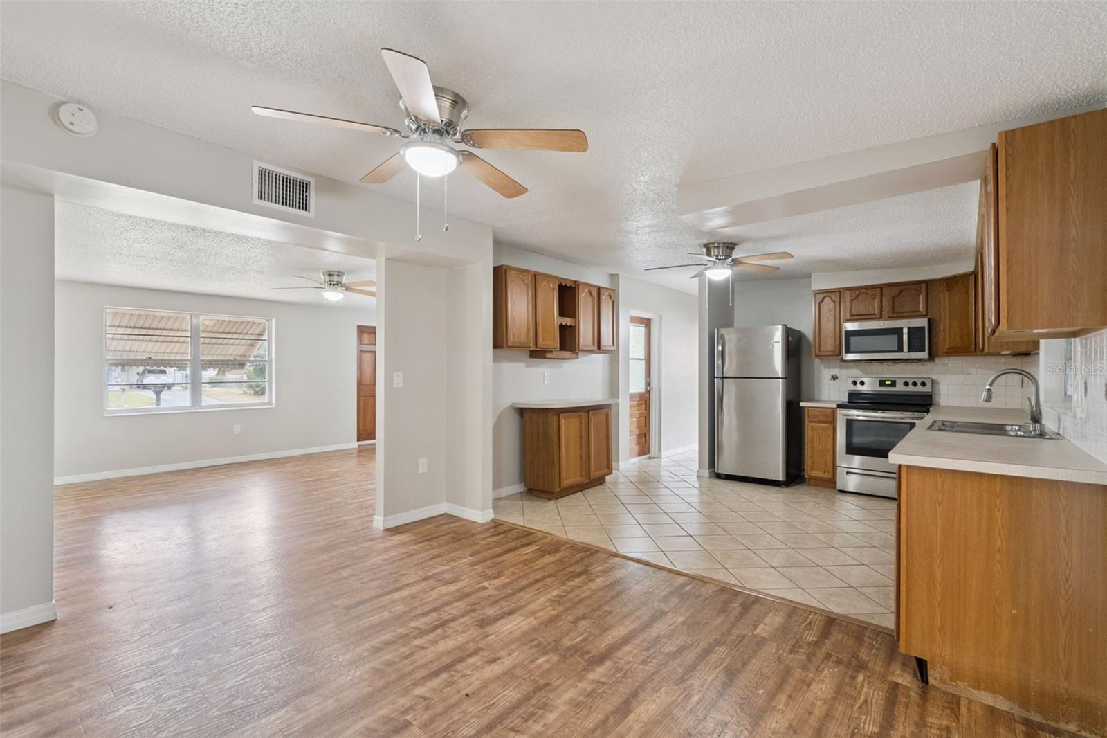 106 Lantern Ln photo 5