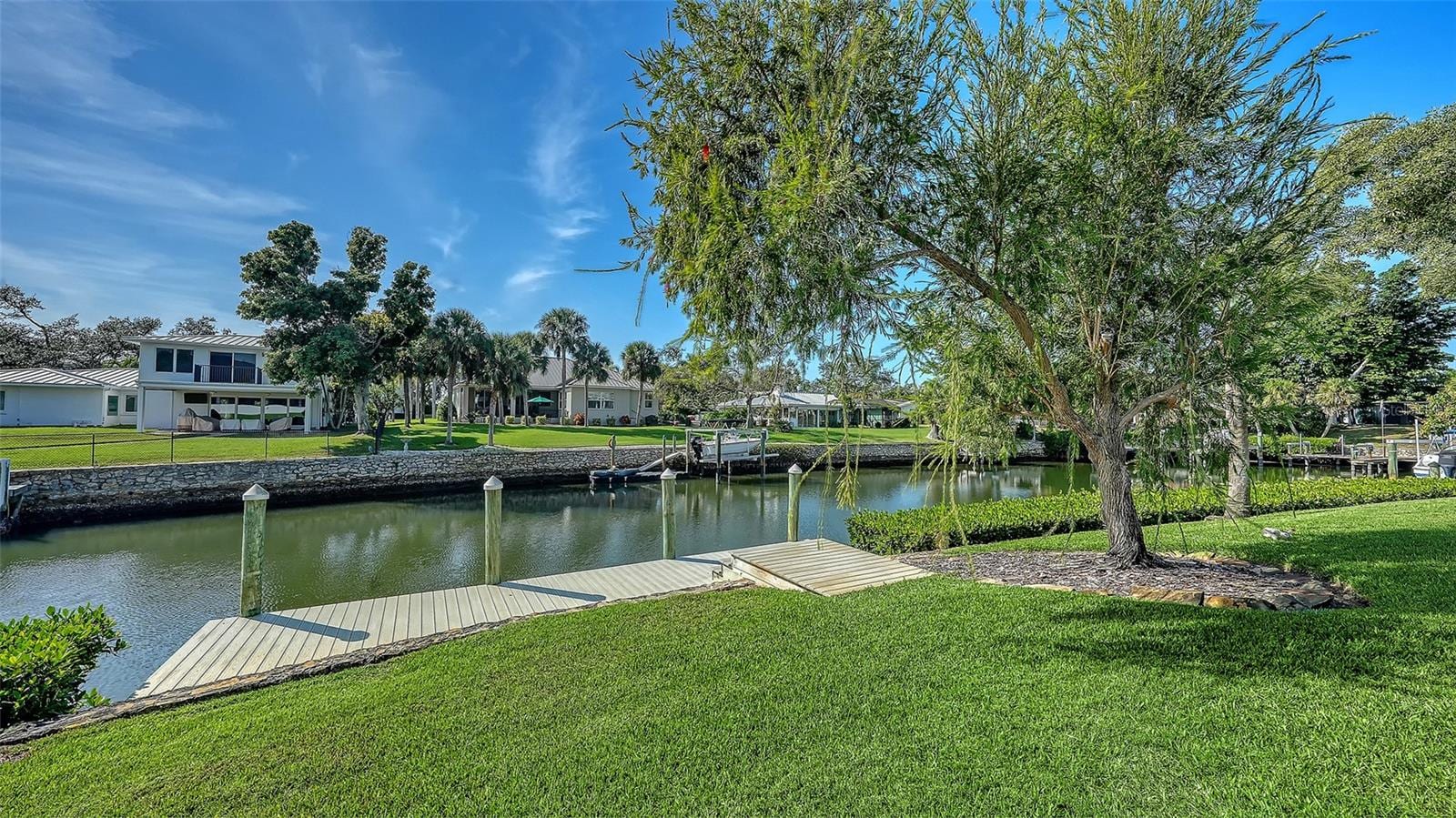 7430 Cove Ter photo 4