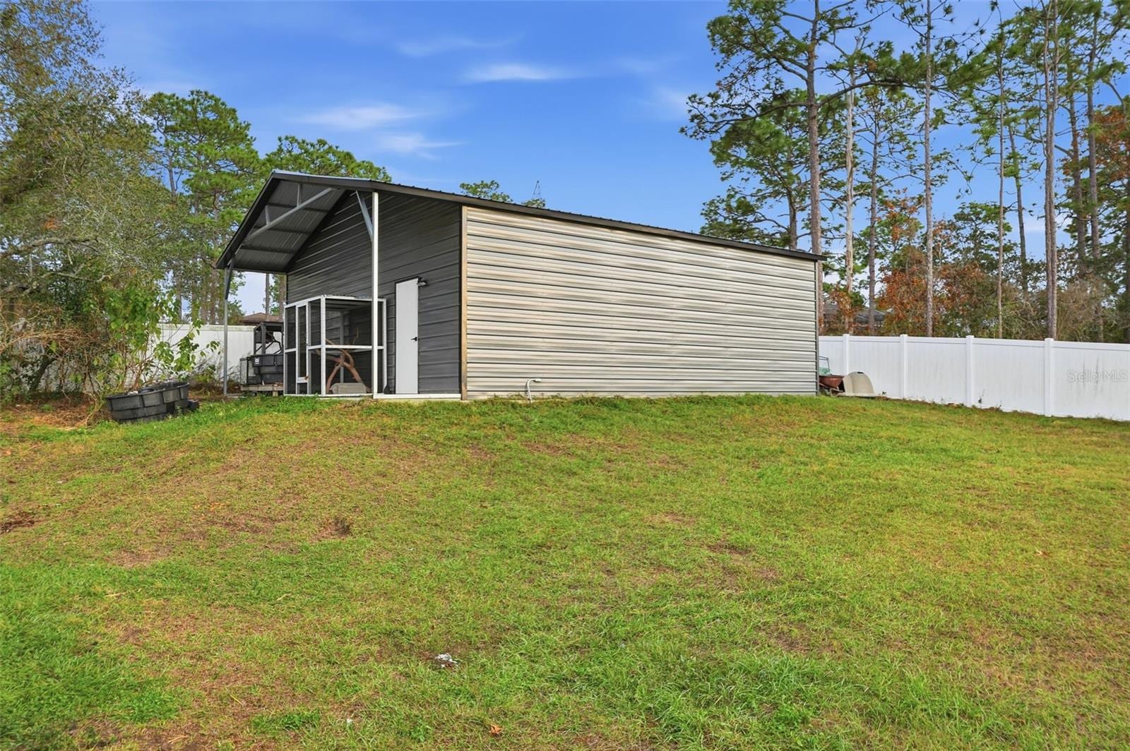 13286 Pendleton St photo 3