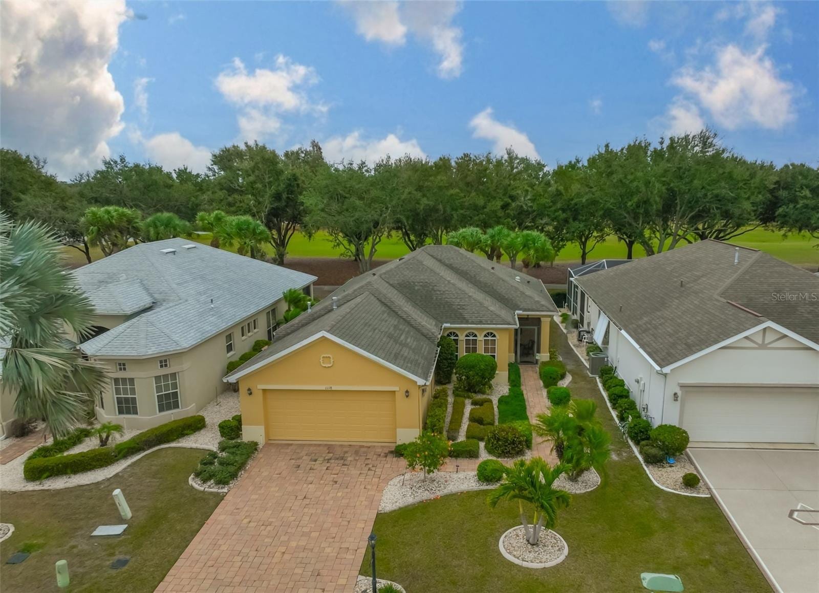 1118 Emerald Dunes Dr photo 4