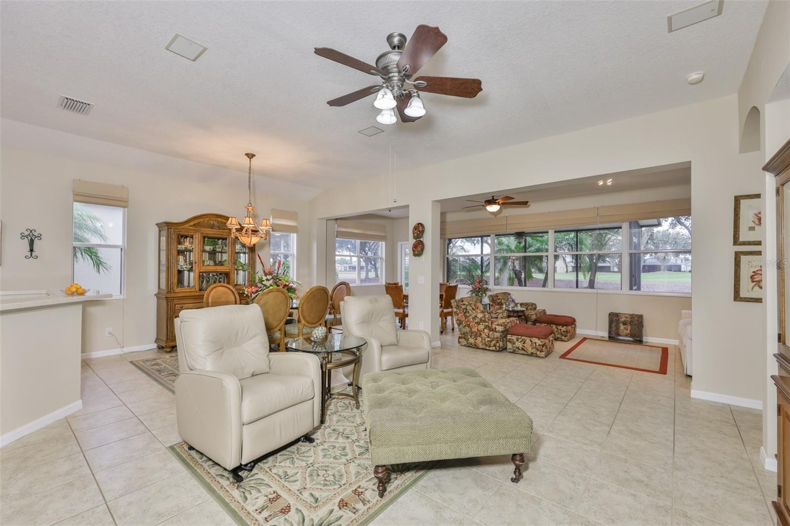 1118 Emerald Dunes Dr photo 5
