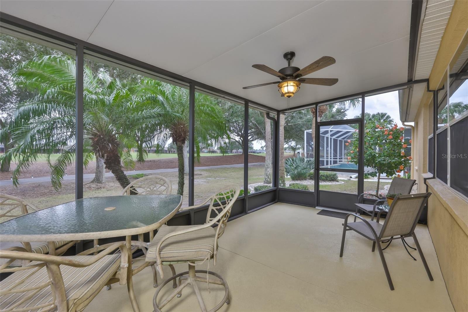1118 Emerald Dunes Dr photo 3
