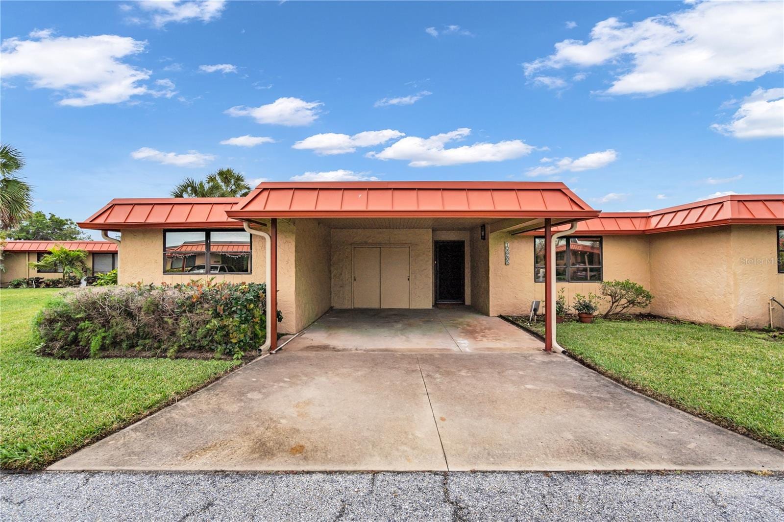 3866 Catalina Dr photo 4