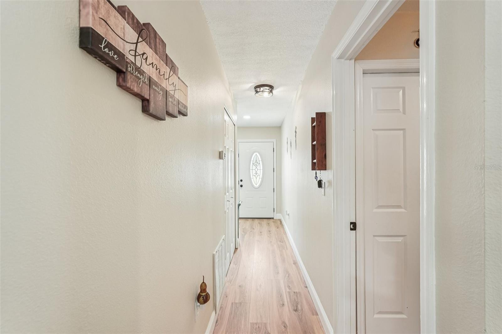 2304 Seattle Slew Dr photo 2