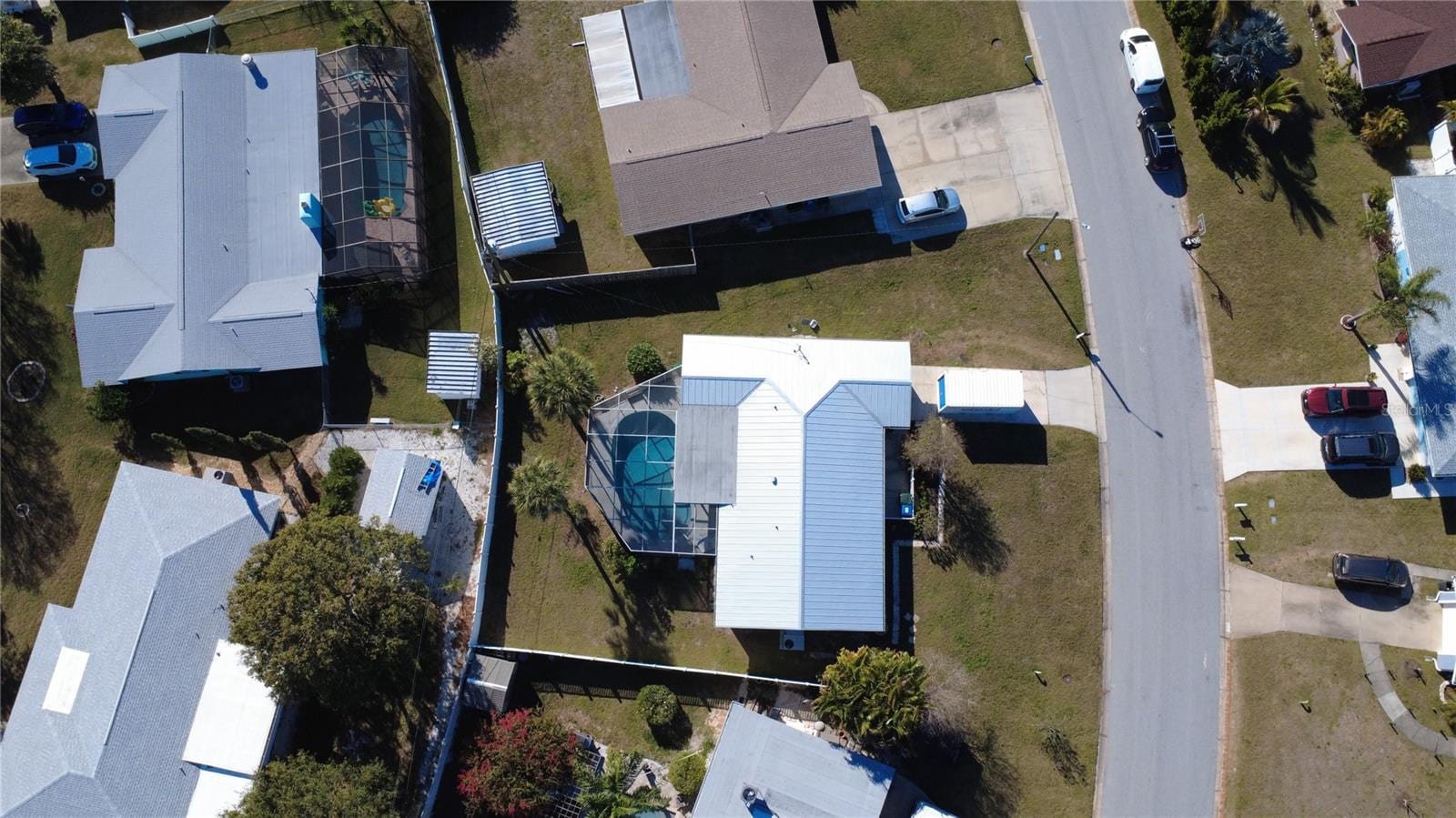 2534 Waneta Dr photo 5