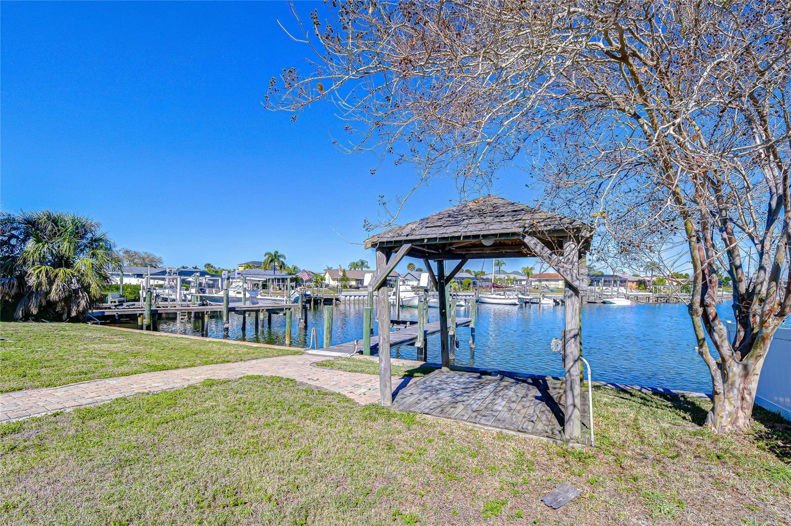 6416 Lake Sunrise Dr photo 3