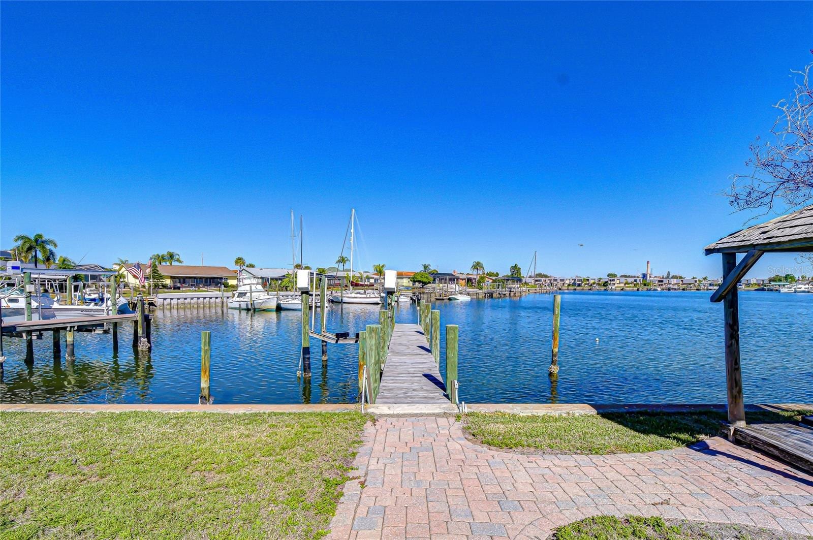 6416 Lake Sunrise Dr photo 4